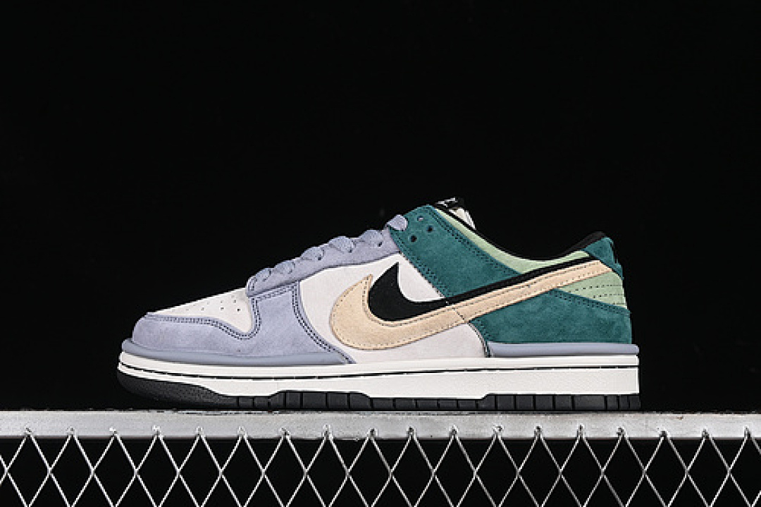 Purple [DZ2794-566]-[OTOMO KATSUHIRO SB DUNK LOW WHITE/GREEN/BLACK/PURPLE]-[WOMAN:36-39]-[MAN:40-47.5], photo 1