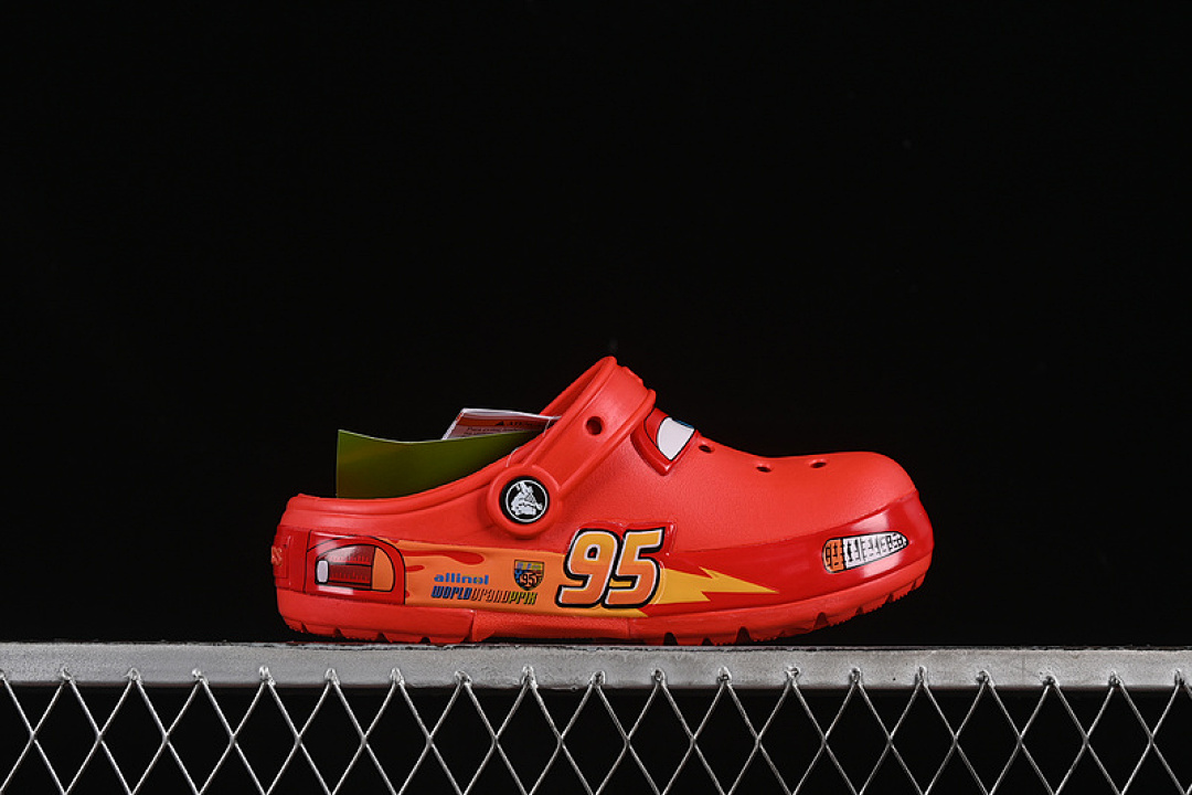 Crocs [CARS X CROCS CLASSIC CLOG RED]-[WOMAN:25-36] - Image 9