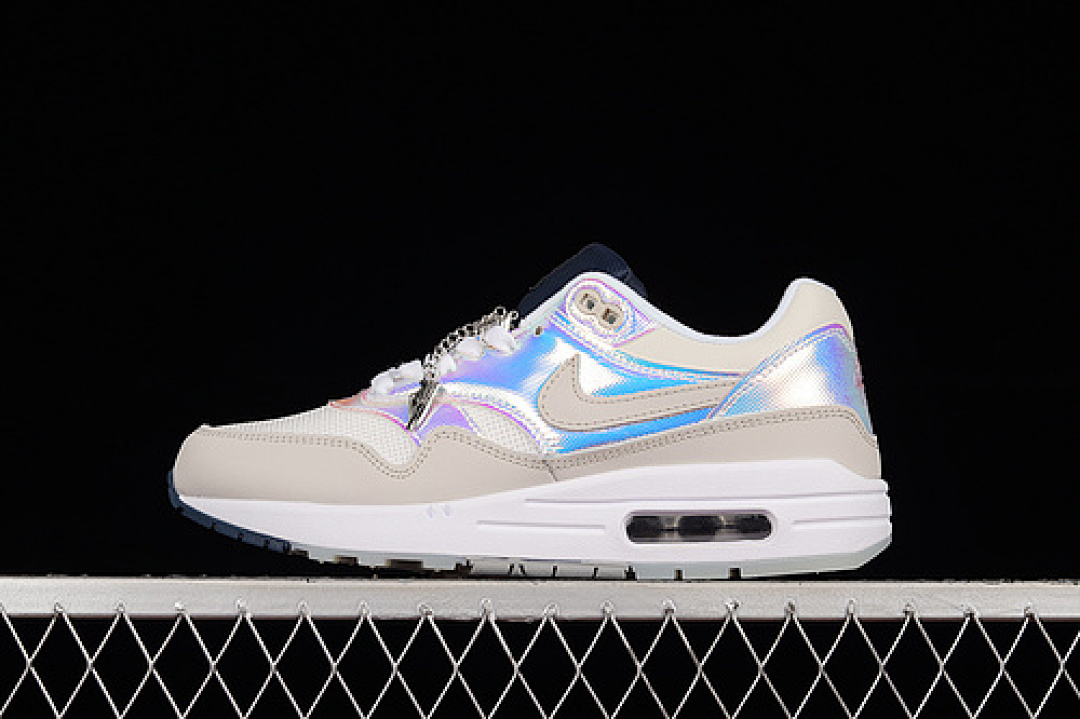 Y-3 【300[DQ9326-100]-[AIR MAX 1 AIR DAY (LA VILLE-LUMIÈRE SUMMIT WHITE/LIGHT BONE/LIGHT SMOKE GREY]), photo 1