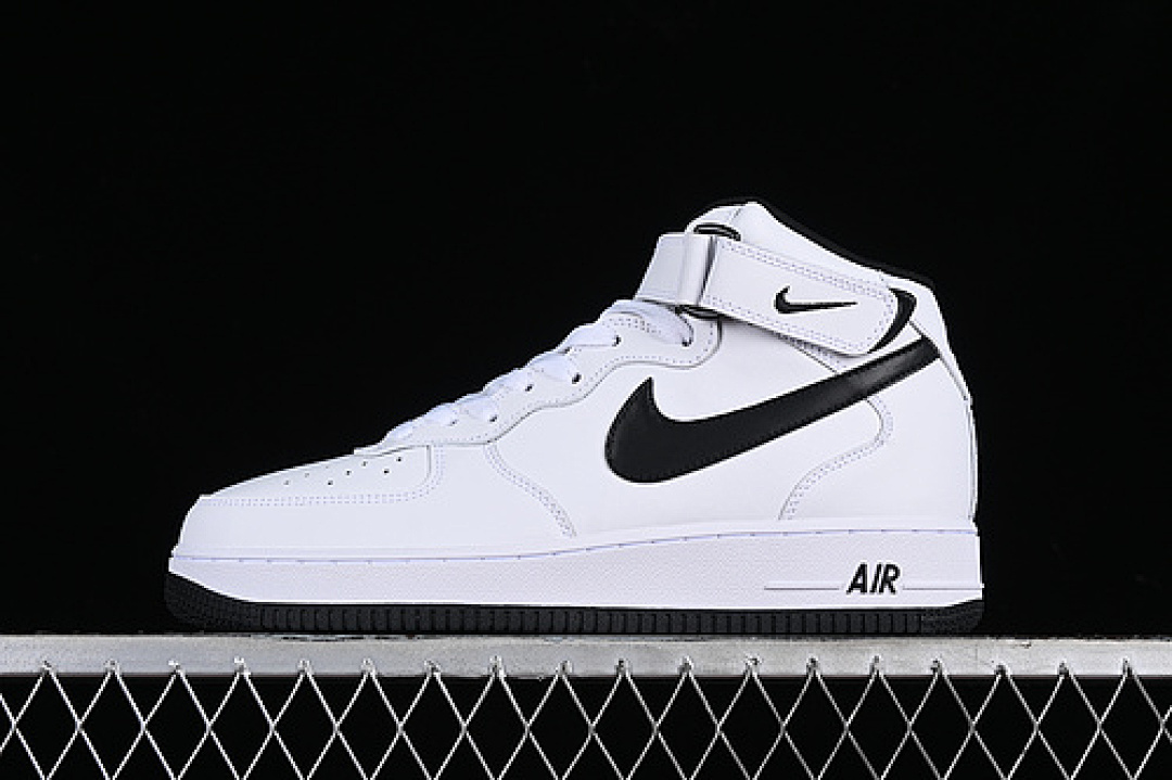 Nike Nike AIR FORCE 1 07 MID WHITE/WHITE/BLACK · DV0806-101, photo 1