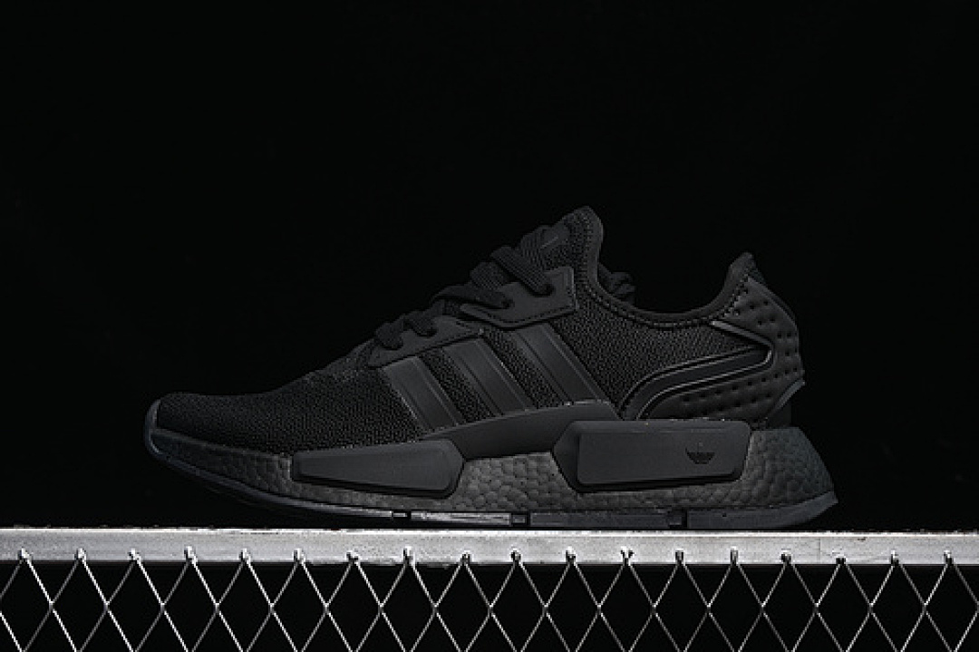 NMD_G1 BOOST CORE BLACK/CARBON/CLOUD WHITE · IE4556, photo 1