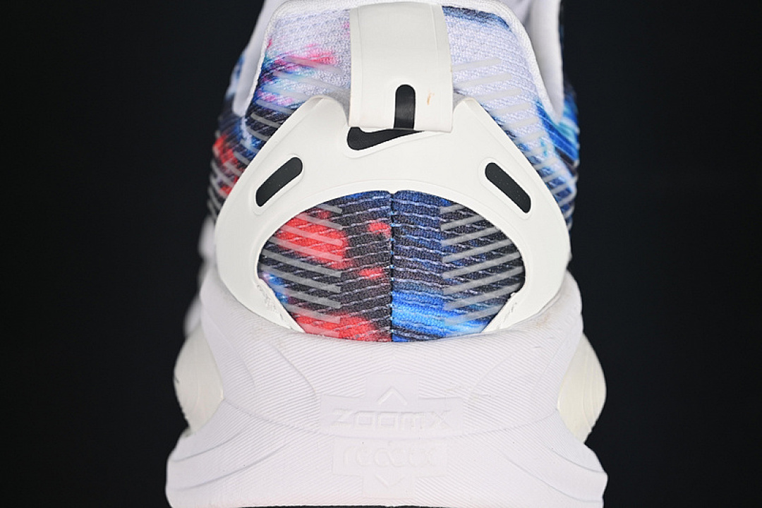 Nike [IB8164-999]-[AIR ZOOM VOMERO 18 WHITE/BLUE/BLACK]-[WOMAN:36-39]-[MAN:40-46] - Image 7