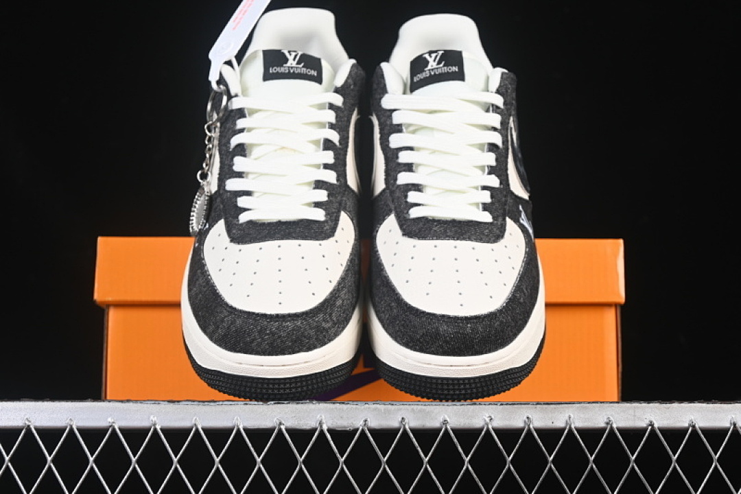 Nike [DX1888-097]-[AIR FORCE 1 07 LOW CASUAL SNEAKERS BLACK/WHITE]-[WOMAN:36-39]-[MAN:40-45] - Image 12