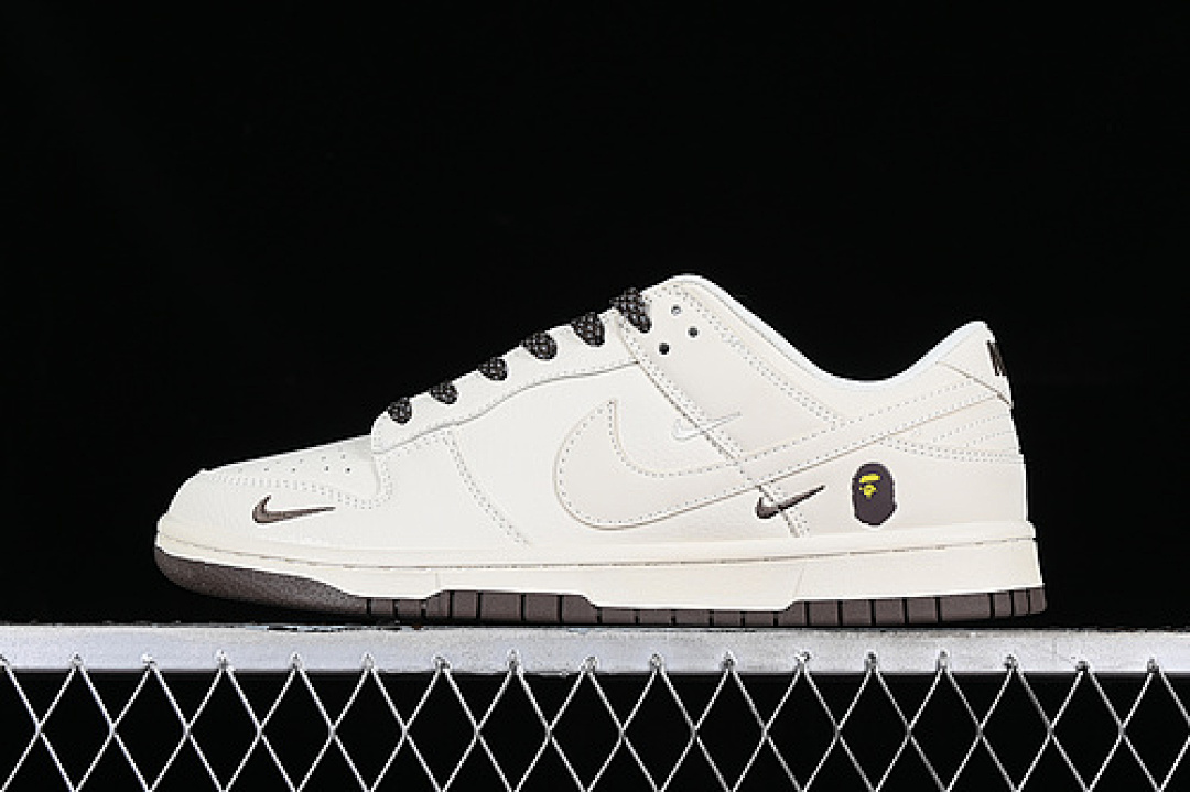 Bape [XD6188-019]-[DUNK LOW BAPE WHITE/BROWN]-[WOMAN:36-39]-[MAN:40-45], photo 1
