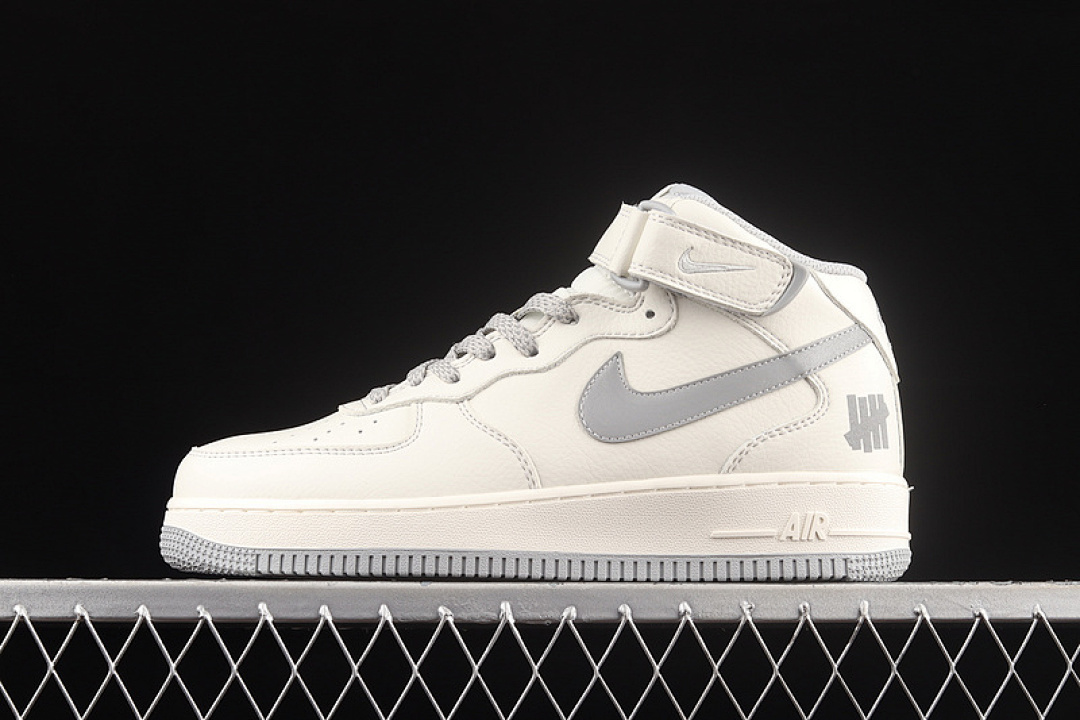 Nike [AO6617-306]-[UNDEFEATED X AIR FORCE 1 MID SU19 WHITE/WHITE/SILVER]-[WOMAN:36-39]-[MAN:40-45], photo 1