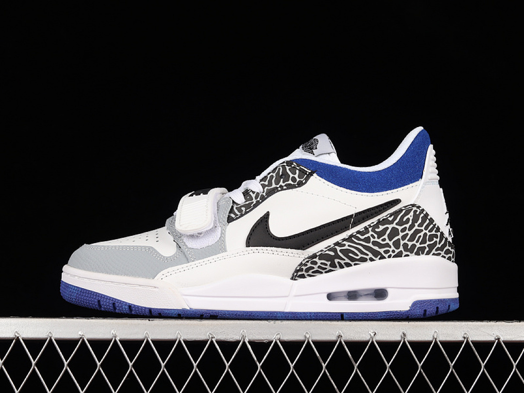 Jordan AIR Jordan 1 LOW SE WHITE/BLACK/CEMENT GREY/DARK MARINA BLUE · DM1199-140, photo 1