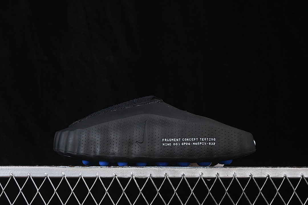 MIND 001 SLIDE BLACK/BLACK · IQ8502-001, photo 1