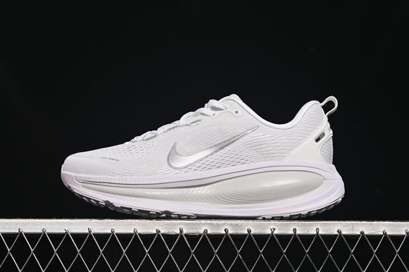Nike Nike AIR ZOOM VOMERO 18 GREY/SILVER · HM6804-104, photo 1