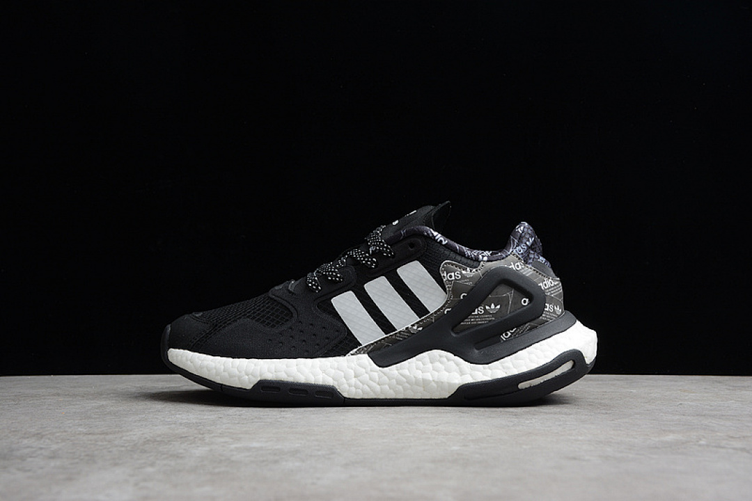 DAY JOGGER BOOST SHOES CORE BLACK/CLOUD WHITE · FW3023, photo 1