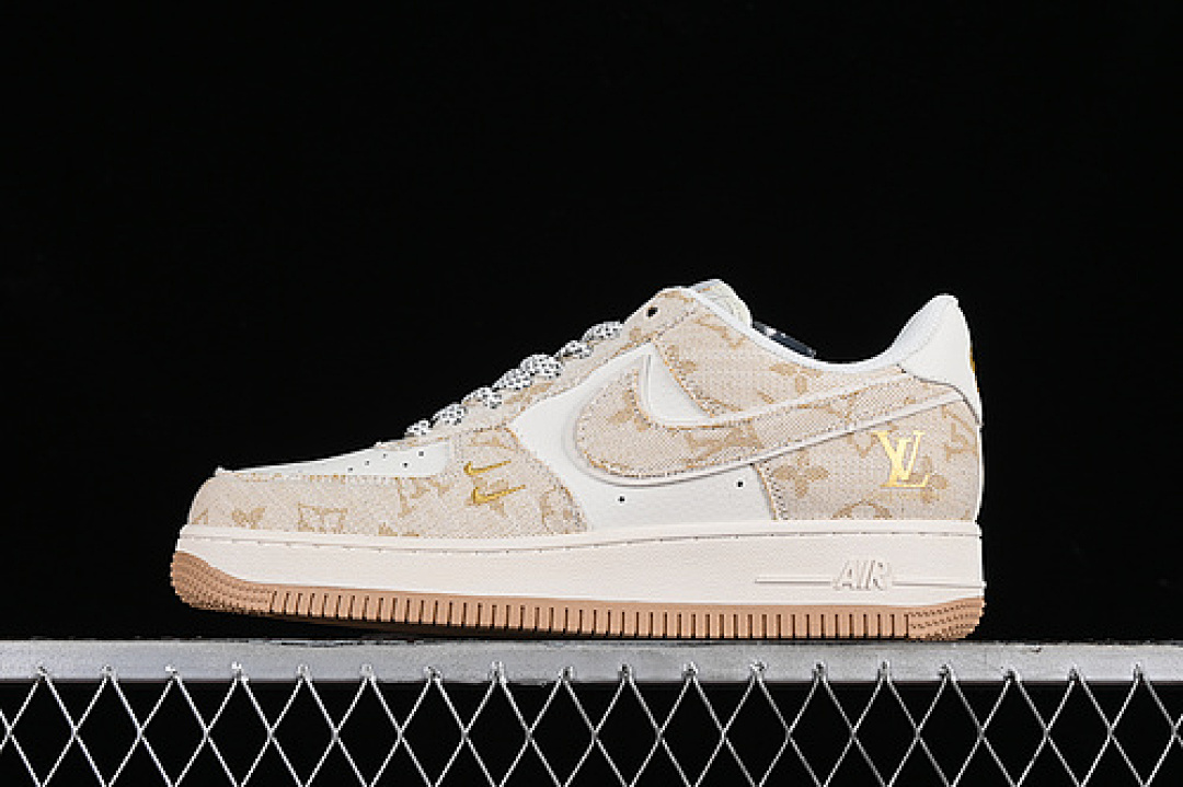 Nike [SJ2088-001]-[AIR FORCE 1 07 LOW L*V KHAKI/WHITE]-[WOMAN:36-39]-[MAN:40-45], photo 1