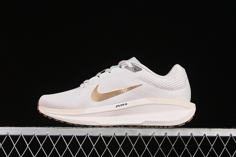 AIR ZOOM WINFLO 11 PHANTOM/LIGHT OREWOOD BROWN/COCONUT MILK/METALLIC GOLD · FJ9510-003, photo 1