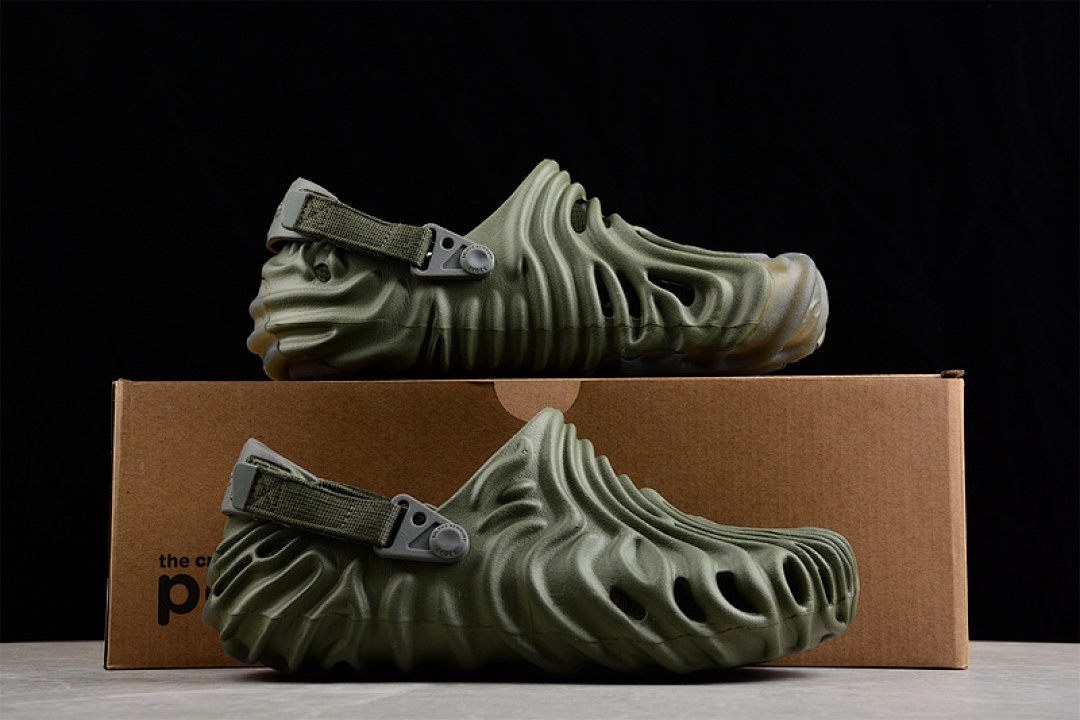 Crocs [SALEHE BEMBURY X CROCS POLLE CLOG ARMY GREEN/ARMY GREEN]-[UNISEX SIZE:36-47] - Image 15