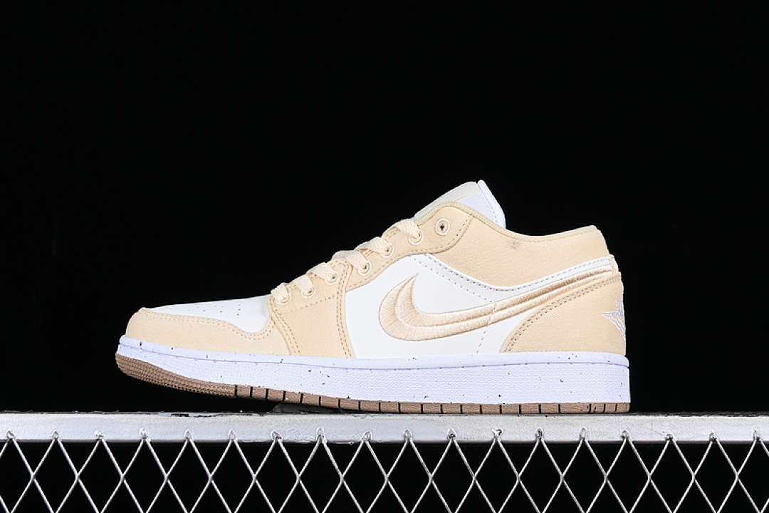 Jordan [FN3722-701]-[AIR JORDAN 1 LOW WHITE/YELLOW]-[WOMAN:35.5-39]-[MAN:40-46], photo 1