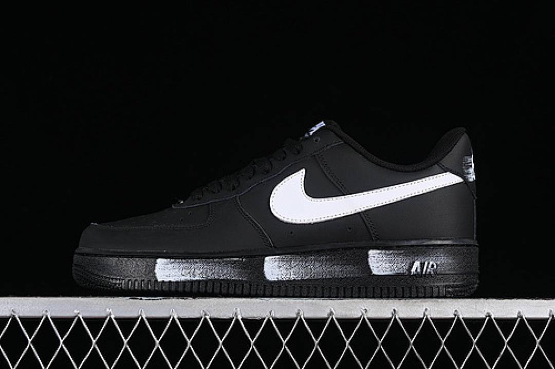 Nike Nike AIR FORCE 1 07 LOW BLACK/WHITE · FZ0627-010, photo 1