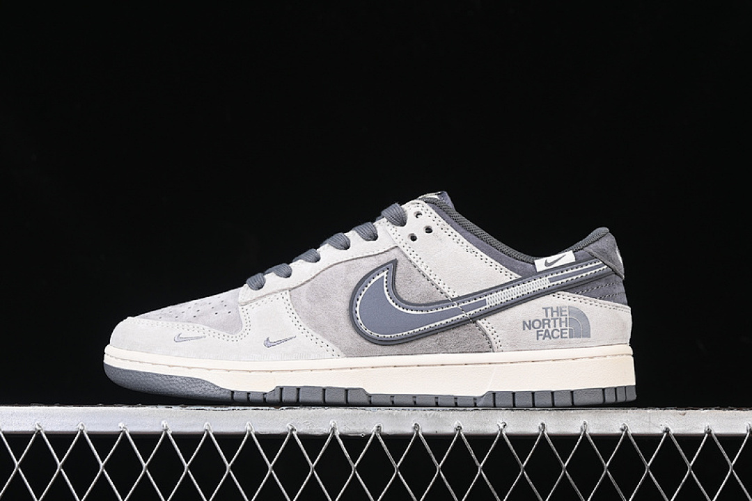 Nike SB DUNK LOW WHITE/GREY · DM6868-004, photo 1