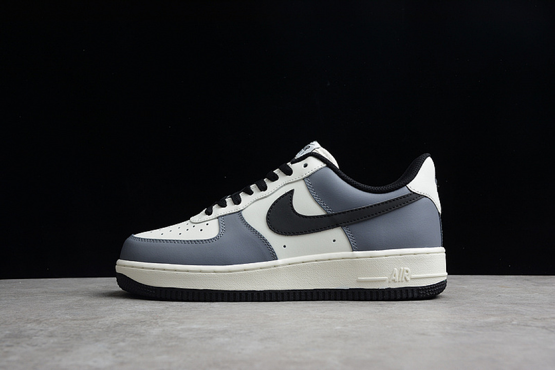 Nike [DD3063-608]-[AIR FORCE 1 LOW 07 OFF-WHITE/CARBON GRAY/BLACK]-[WOMAN:36-39]-[MAN:40-45], photo 1