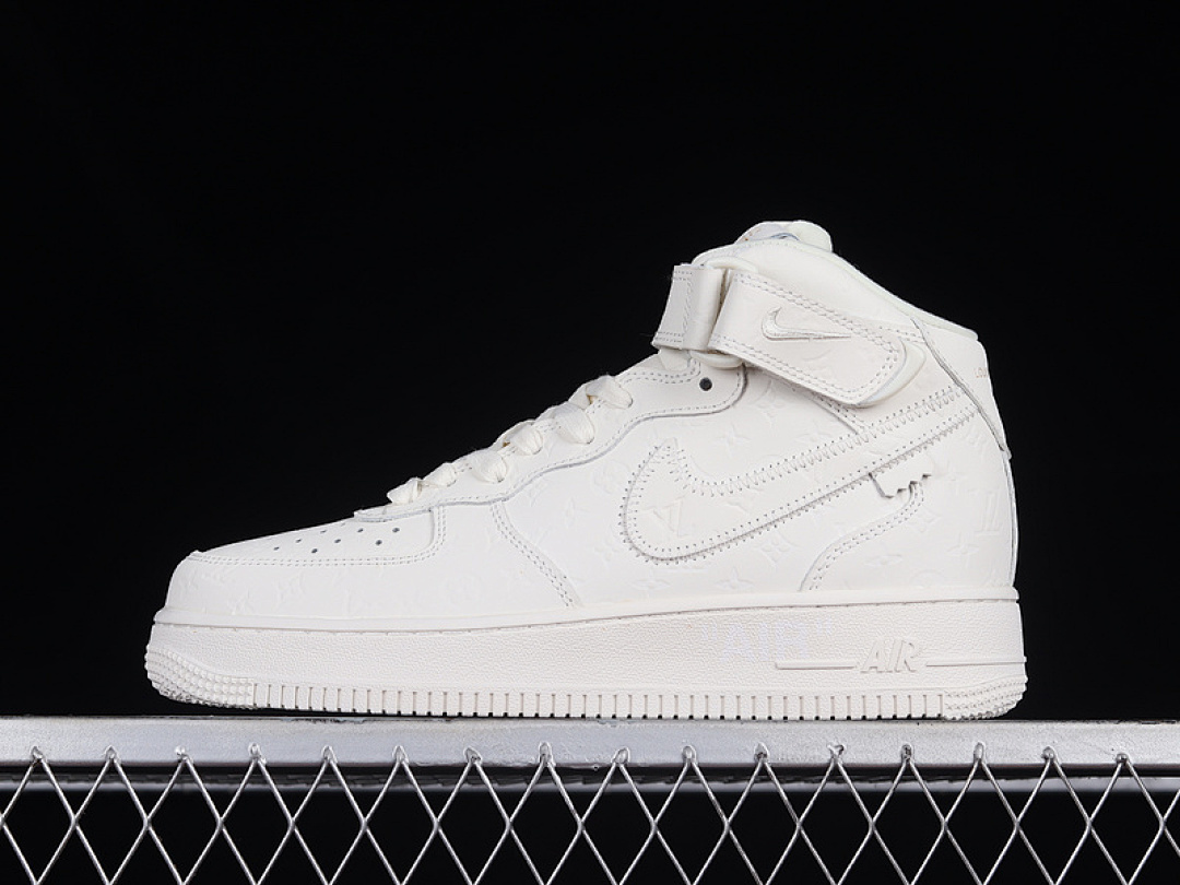 Nike Nike L*V X AIR FORCE 1 MID 07 WHITE/WHITE/WHITE · IA9V8Z, photo 1