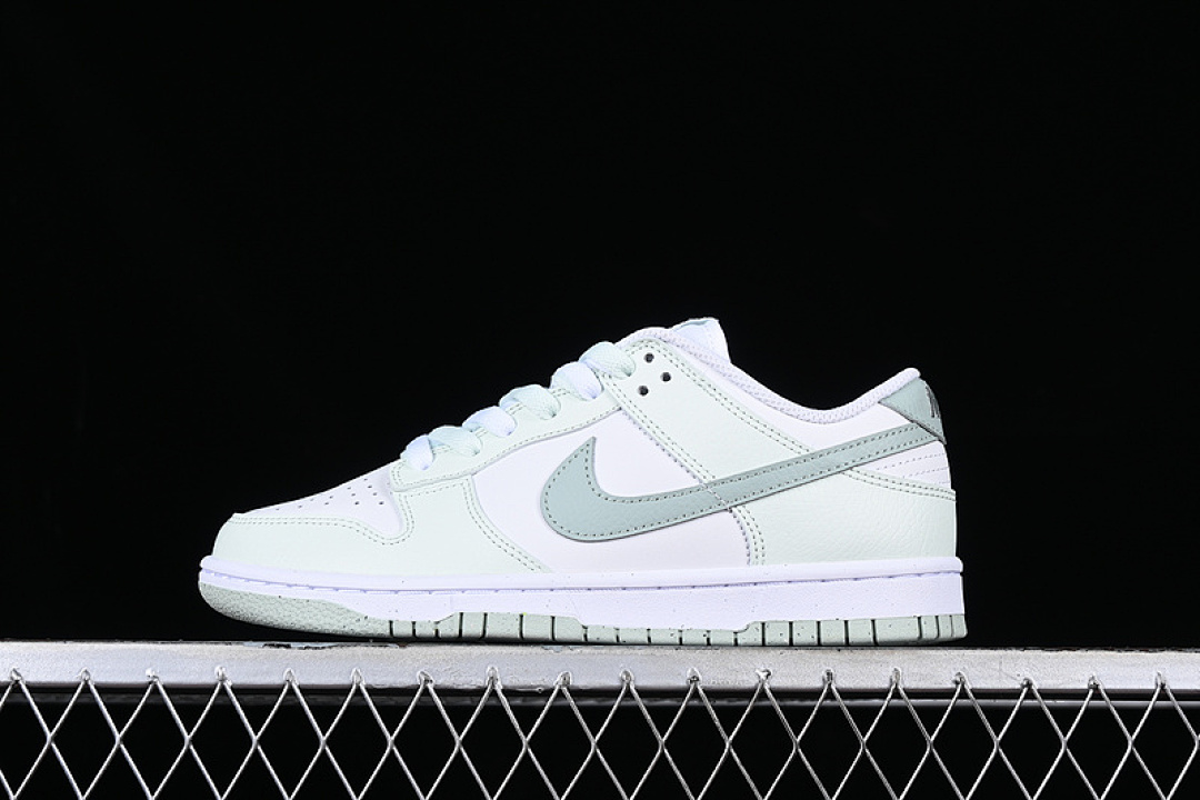 Unbranded [DN1431-102]-[DUNK LOW NEXT NATURE WHITE/BARELY GREEN]-[WOMAN:35.5-40], photo 1