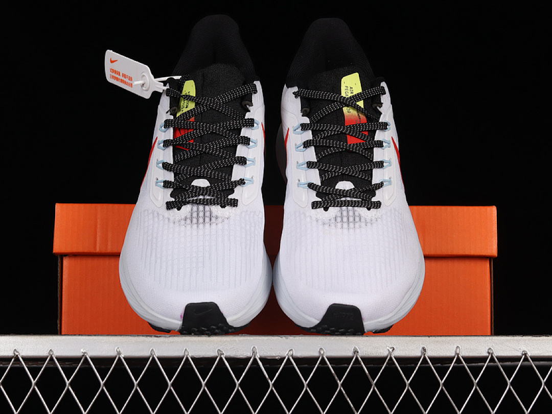 Nike [DX3350-100]-[AIR ZOOM PEGASUS 39 WHITE/BRIGHT CRIMSON/BLACK/VOLT]-[MAN:39-45] - Image 11