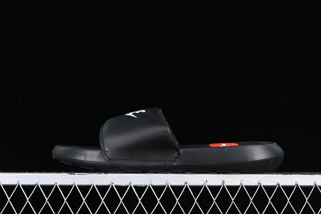 Nike [CN9675-002]-[VICTORI ONE SLIDE WHITE/BLACK/RED]-[WOMAN:36-39]-[MAN:40-45] - Image 2