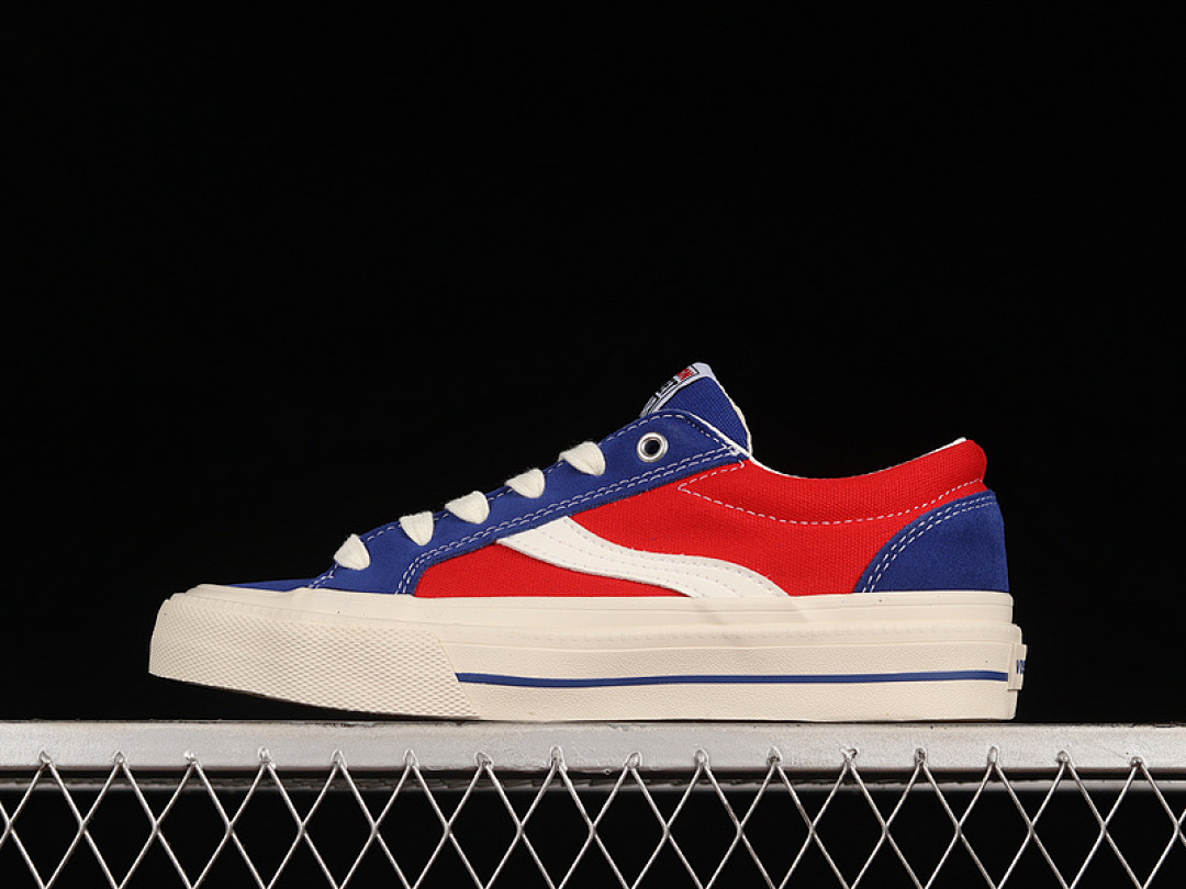 On Running [VISION STREET WEAR X ODD CIRKUS ROTAL BLUE/RED/WHITE]-[WOMAN:35-39]-[MAN:40-44], photo 1