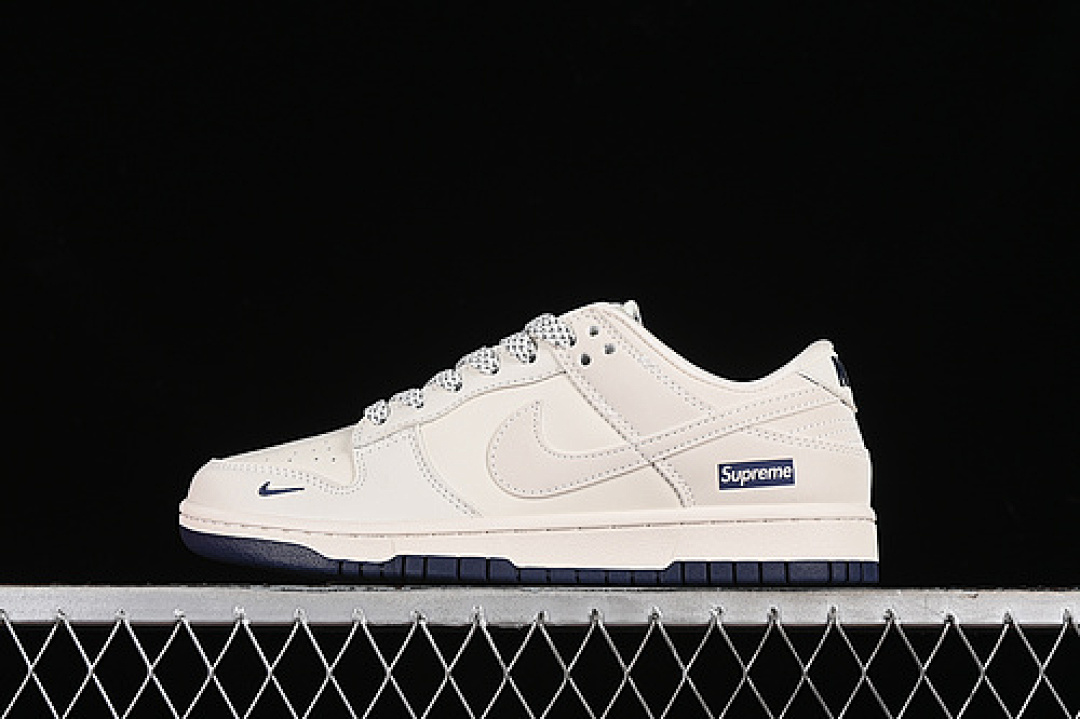 Supreme [XX8888-003]-[SB DUNK LOW SUPREME OFF WHITE/BLUE]-[WOMAN:36-39]-[MAN:40-45], photo 1