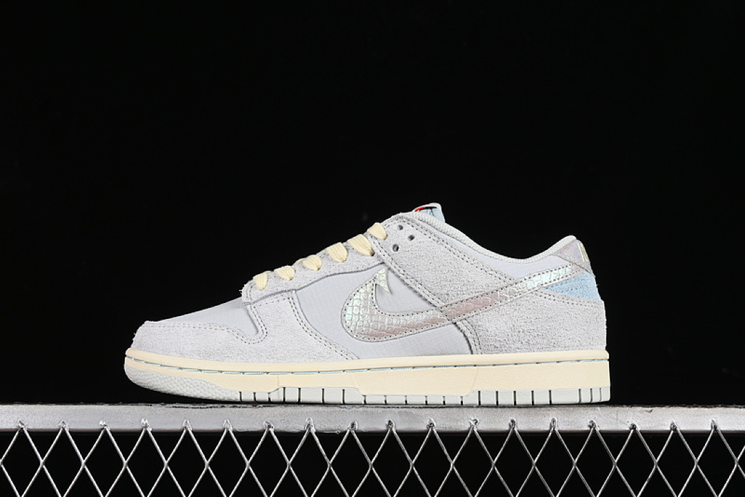 Unbranded [DV7210-001]-[DUNK LOW SB GONE FISHING CHINOOK SALMON PHOTON DUST/LIGHT SILVER/ALABASTER/OCEAN], photo 1
