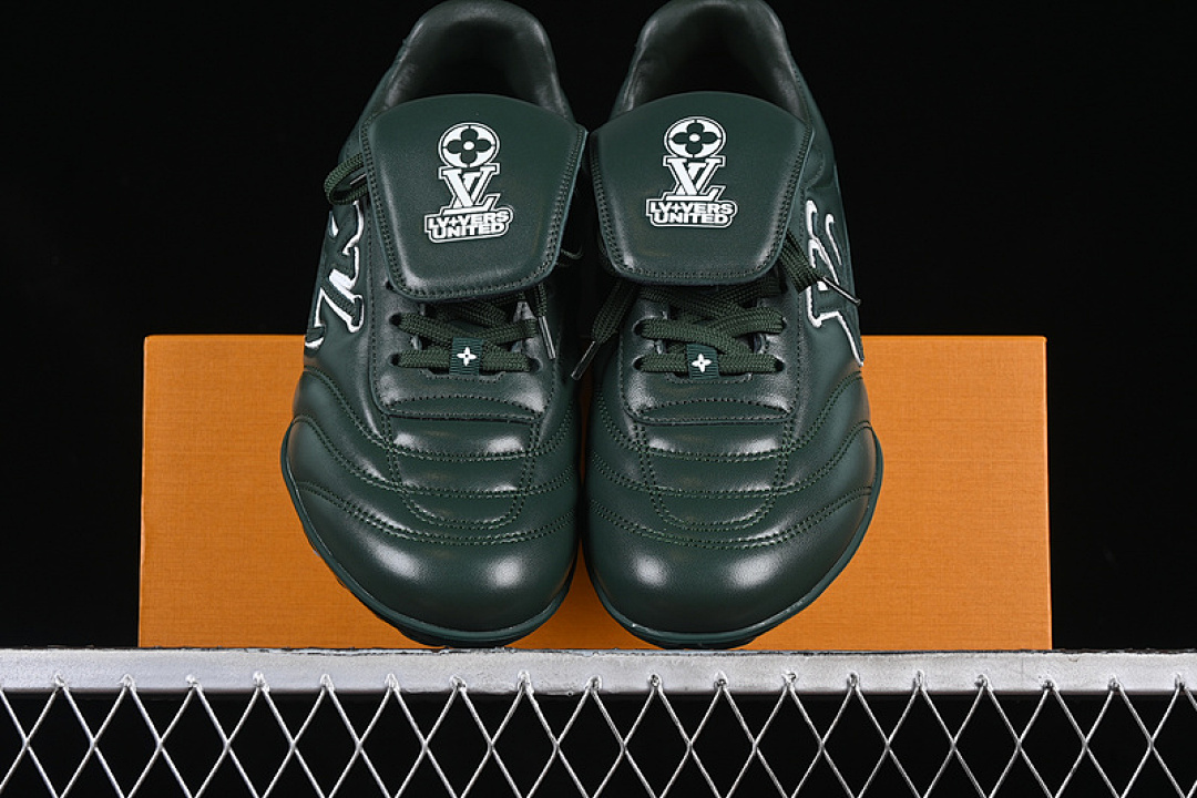 Louis Vuitton [LOUIS VUITTON FOOTPRINT SOCCER 2025 GREEN]-[WOMAN:35-39]-[MAN:40-46] - Image 12