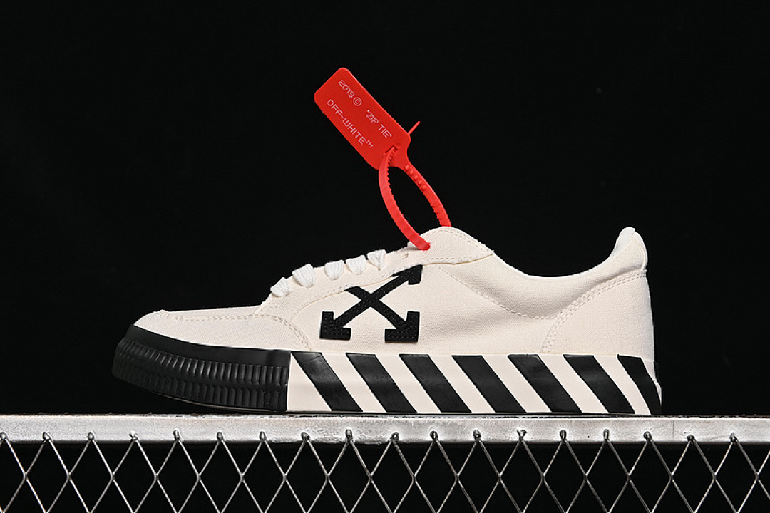 Off-White Off-White [ VIRGIL ABLOH WHITE/BLACK]-[WOMAN:36-39]-[MAN:40-47], photo 1