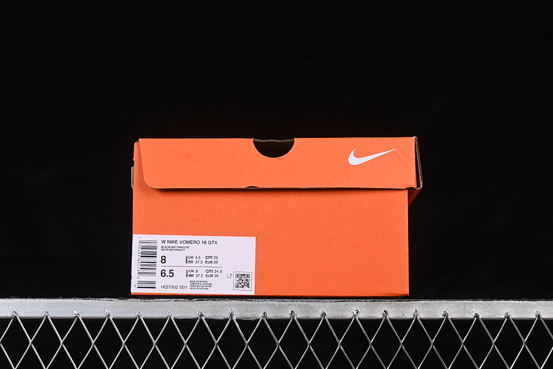 Nike [HQ7002-001]-[VOMERO 18 GORE-TEX BLACK/ANTHRACITE]-[WOMAN:36-39]-[MN:40-46] - Image 12