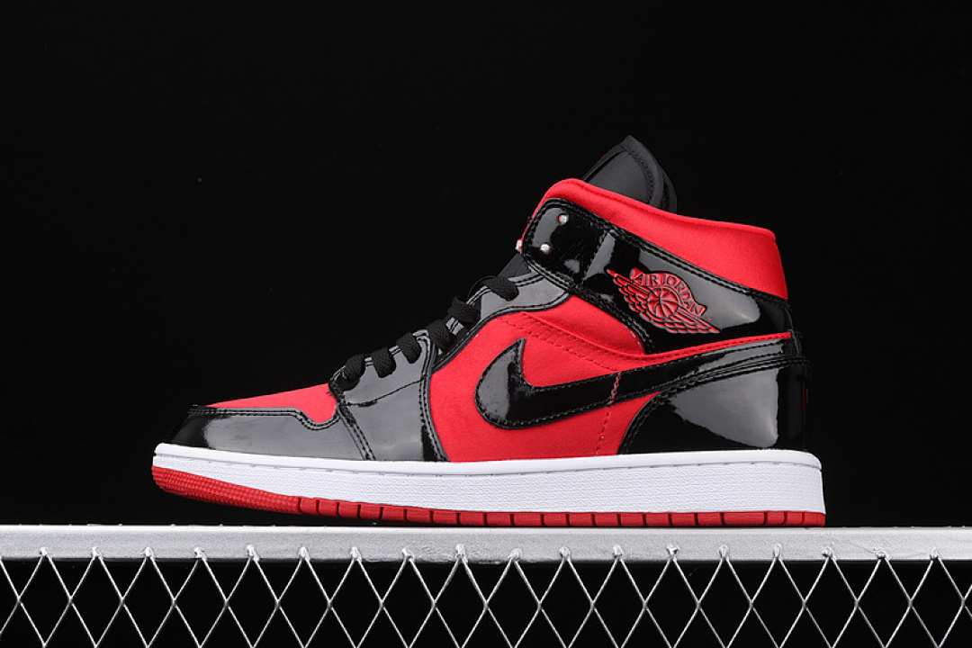 Jordan [BQ6472-600]-[AIR JORDAN 1 MID HOT PUNCH BLACK/RED/WHITE]-[WOMAN:36-39]-[MAN:40-46], photo 1