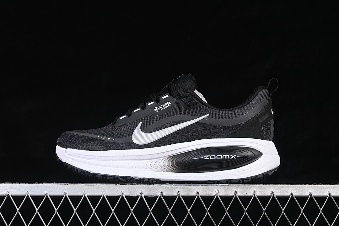 Nike Nike AIR ZOOM VOMERO 18 GTX CASUAL SHOES BLACK/WHITE · HQ7001-002, photo 1