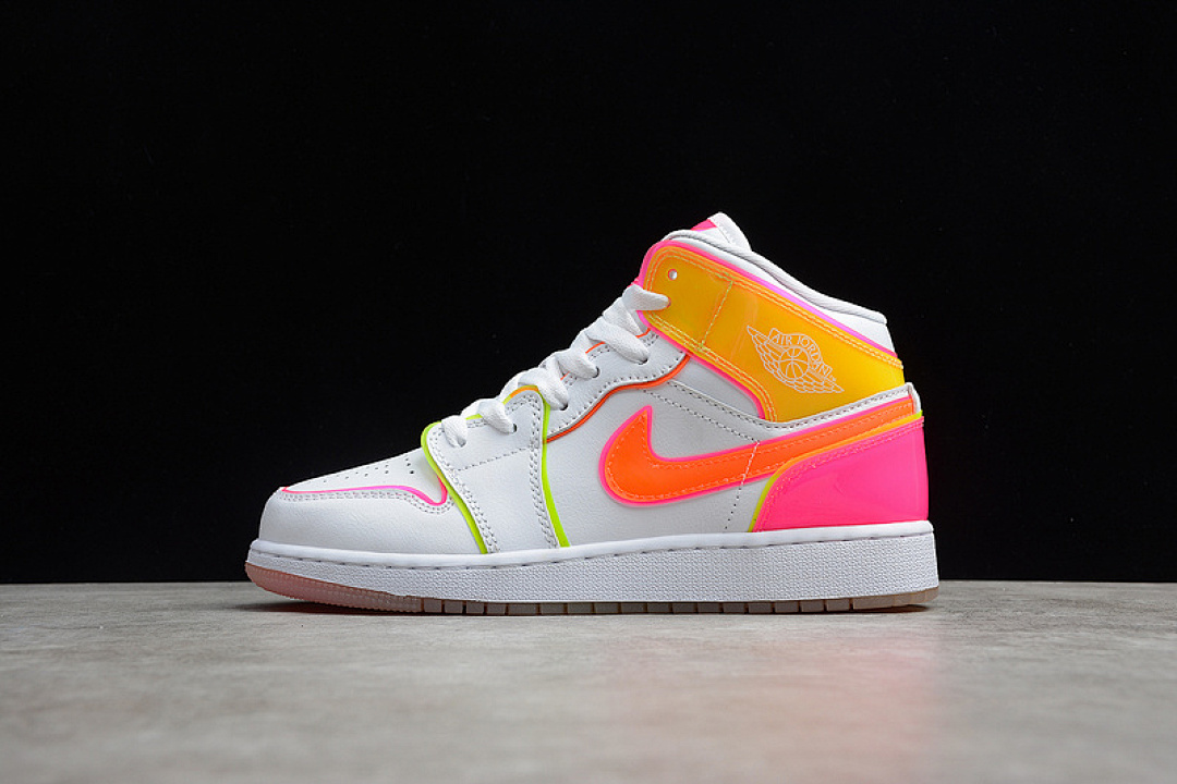 Jordan AIR Jordan 1 MID SE GS EDGE GLOW WHITE/HYPER CRIMSON/PINK BLAST · CV4611-100, photo 1