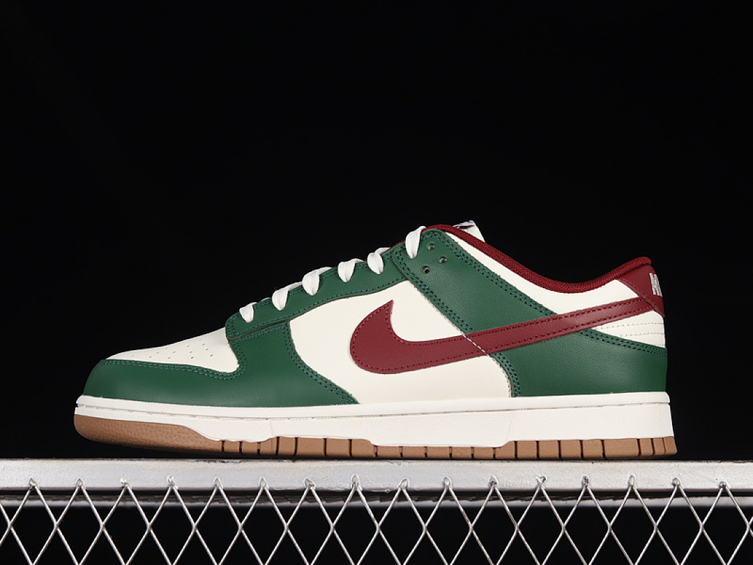 Unbranded [FB7160-161]-[SB DUNK LOW GORGE GREEN/WHITE/TEAM RED/GUM MEDIUM BROWN]-[UNISEX:36-46], photo 1