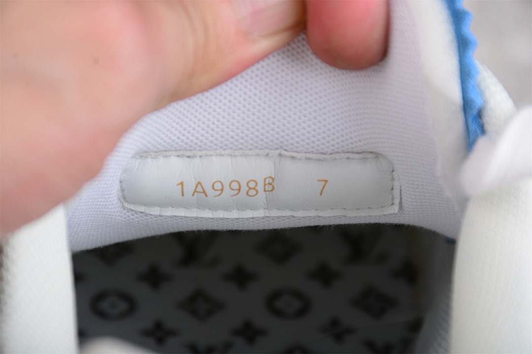 Louis Vuitton [L*V TRAINER LOW SNEAKER WHITE/WHITE/SKY BLUE]-[WOMAN:35-39]-[MAN:40-45] - Image 4