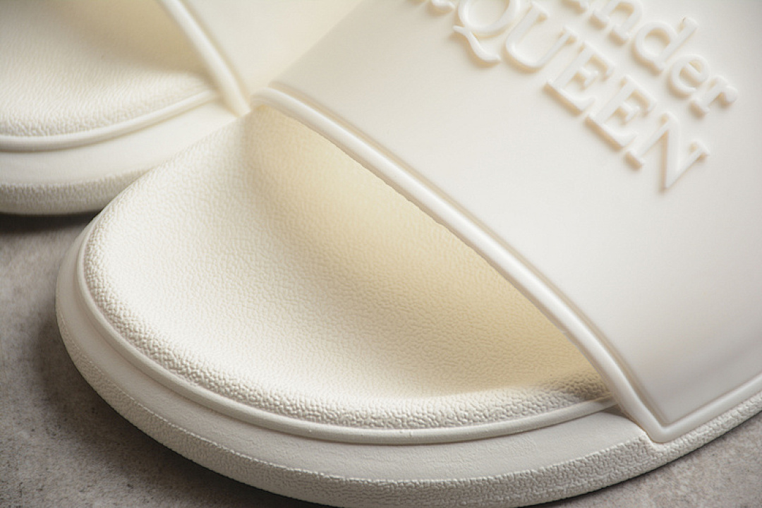 Crocs [BA*LEN*CIAGA POOL CROCS WHITE]-[WOMAN:36-39]-[MAN:40-45] - Image 8