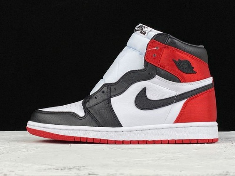 Jordan ST AIR Jordan 1 RETRO HIGH SATIN BLACK TOE BLACK/WHITE/RED · CD0461-016, photo 1