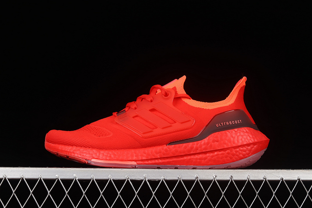 ULTRABOOST 22 SHOES VIVID RED/VIVID RED/TURBO · GX5462, photo 1