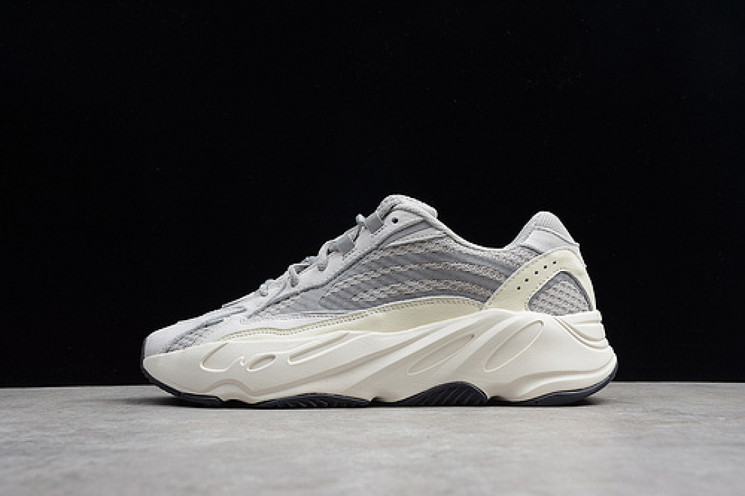 Adidas Adidas YEEZY BOOST 700 V2 STATIC/STATIC/STATIC · EF2829, photo 1