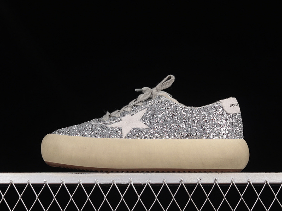 Golden Goose [GOLDEN GOOSE SUPER SNEAKERS SILVER/BEIGE/LIGHT KHAKI]-[WOMAN:35-39], photo 1