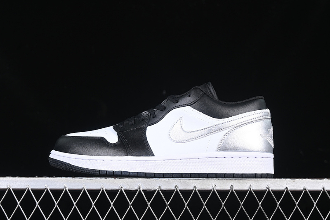 Jordan AIR Jordan 1 LOW WHITE/GREEN GLOW/BLACK · 553558-131, photo 1