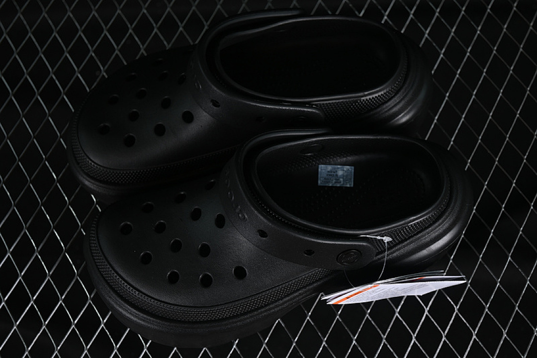 Crocs [CROCS CLASSIC CLOG BLACK]-[WOMAN:34-40] - Image 9