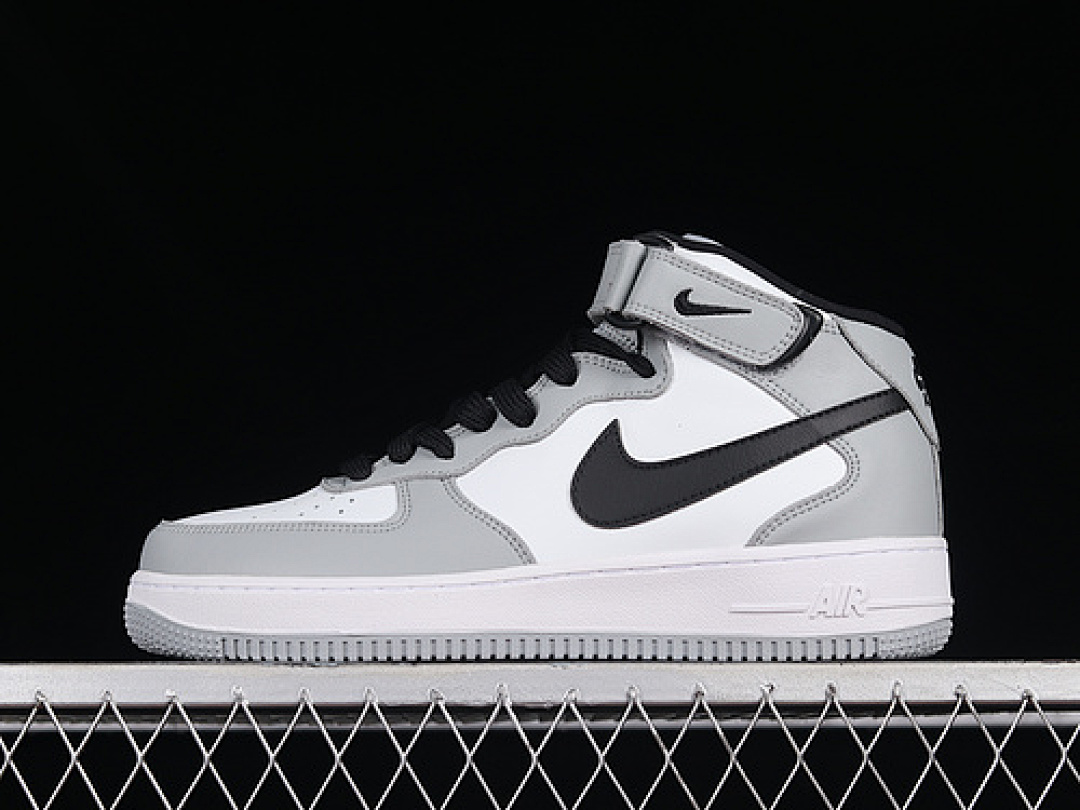 Nike Nike AIR FORCE 1 07 MID WHITE/BLACK/GREY · HG1522-016, photo 1