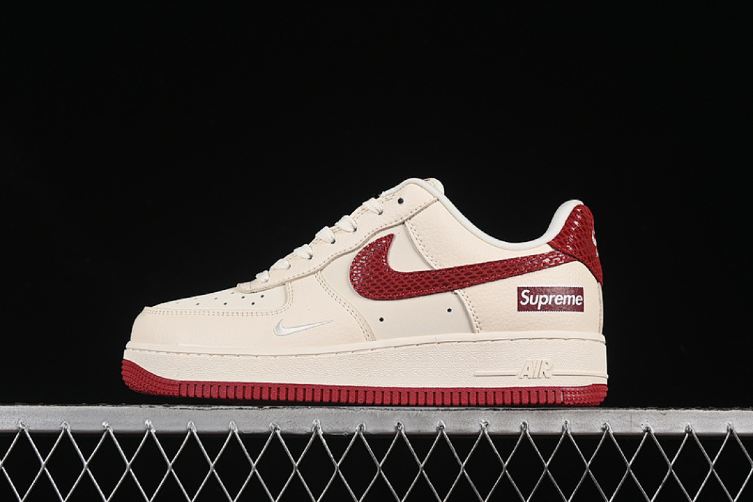 Nike [DF0188-040]-[AIR FORCE 1 07 LOW SUPREME BEIGE/RED]-[WOMAN:36-39]-[MAN:40-45] - Image 2