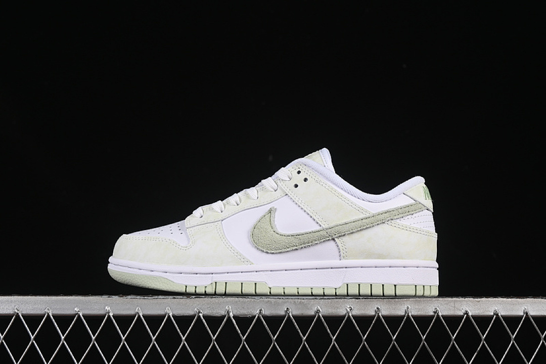 Unbranded [IB4647-131]-[DUNK LOW SB WHITE/JADE AURA/SEA GLASS]-[WOMAN:35.5-40], photo 1