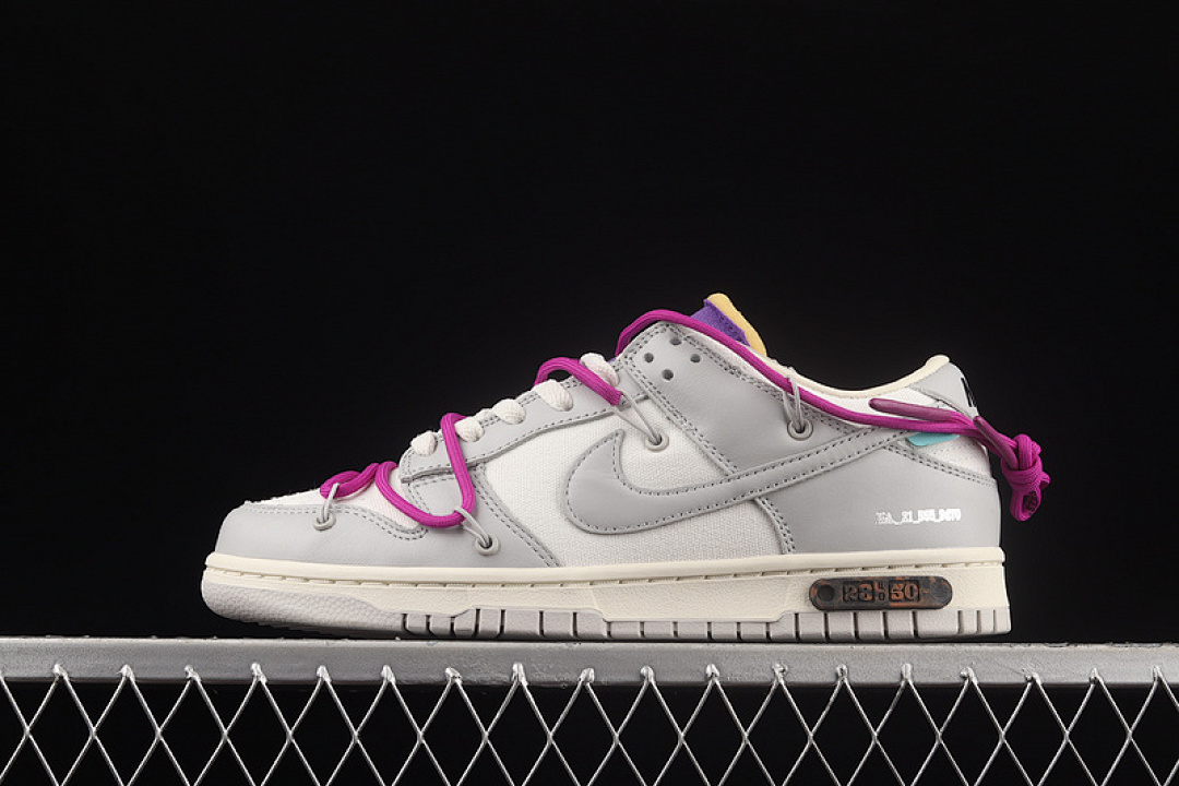 Nike OW X SB DUNK LOW LOT 28 OF 50 SAIL/NEUTRAL GREY/HYPER VIOLET · DM1602-111, photo 1