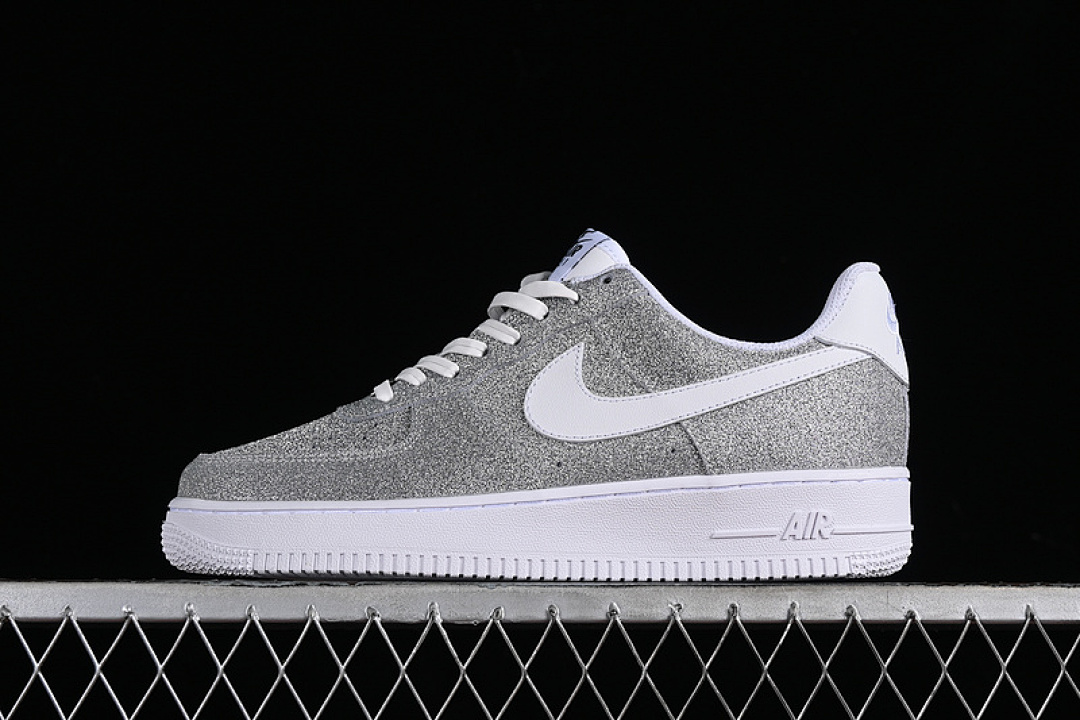Nike [CW2288-015]-[AIR FORCE 1 07 LOW WHITE/SILVER]-[WOMAN:36-39]-[MAN:40-45], photo 1