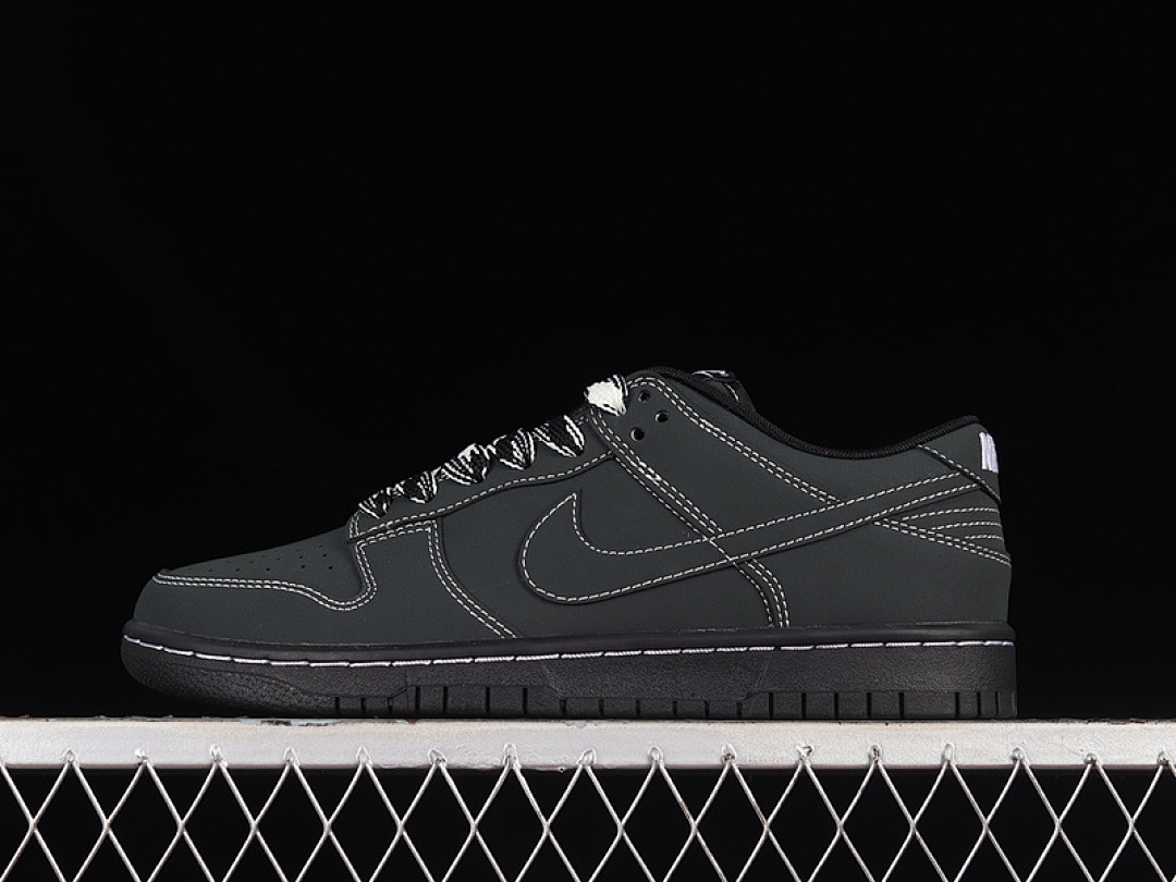 Unbranded [DF0517-221]-[SB DUNK LOW BLACK/BLACK/WHITE]-[WOMAN:36-39]-[MAN:40-45], photo 1