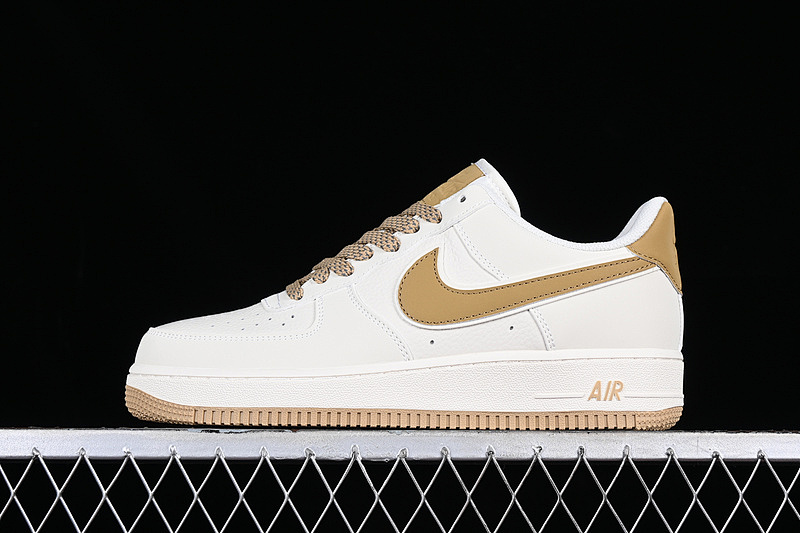 Nike Nike AIR FORCE 1 07 LOW WHITE/KHAKI · GL6835-002, photo 1