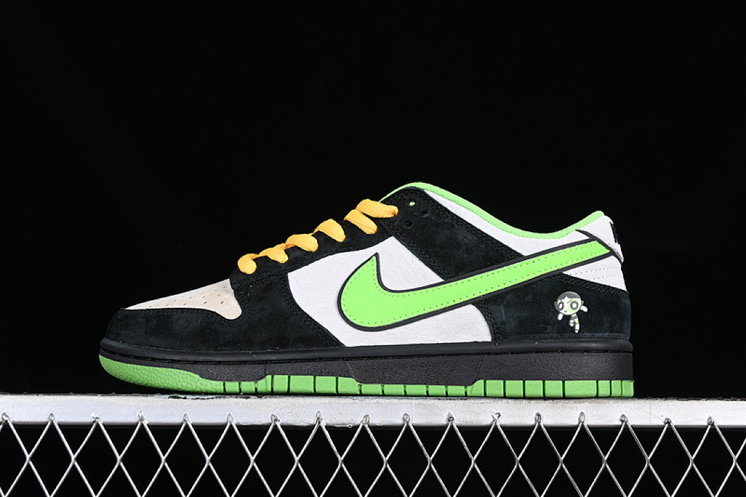 Nike THE POWERPUFF GIRLS X DUNK SB LOW WHITE/BLACK/GREEN · GP5532-063, photo 1